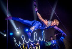 Artistik vor dem wieder eingeführten Zirkus-Orchester. (Bild: Andrea Stalder)