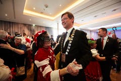 Auf ein Tänzchen mit LFK-Präsident Mike Hauser. (Bild: Jakob Ineichen, Luzern, 2. März 2019)