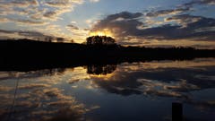 Wunderbare Abendstimmung-Spiegelung im Hasensee bei Buch TG. (Bild: Stephan Lendi)