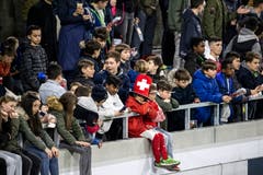 Zuschauer im Stadion Kleinfeld. (Bild: Alexandra Wey / Keystone, Kriens, 22. März 2019)