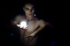 Viktor Kee während seinem Auftritt an der Premiere zur 100-Jahre-Jubiläumstournee des Circus Knie in Rapperswil (SG), am Donnerstag, 21. März 2019. (Bild: Keystone/Melanie Duchene)