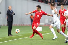 Mario Gavranovic, Note 2: Muss nach 60 Minuten raus. Bösartig gesagt: Ist nur in diesem Moment sichtbar. Das Spiel läuft komplett an ihm vorbei. (Bild: EPA/ZURAB KURTSIKIDZE, Tiflis, 23. März 2019)