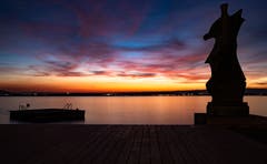 Abendrot am Zugersee. (Bild: Daniel Hegglin, Zug, 22. März 2019)
