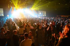 Full House! Rund 4000 Schlagerfans kamen in die Messehalle 1 auf der Luzerner Allmend.