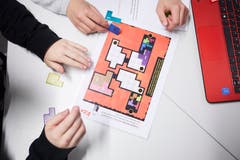 Die Lernumgebung fokussiert auf den Fachbereich Medien und Informatik. Doch auch logisches Denken ist gefragt.
