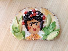 Frida Kahlo, Selbstbildnis (@missmegaphon)