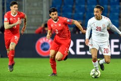 Loris Benito, Linker Innenverteidiger, Note 4Kommt zur Pause für Rodriguez. Kämpferisch stark, kommt aber einige Male einen Schritt zu spät.(Bild: Walter Bieri / Keystone, Basel, 26. März 2019)