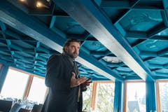 Der Obwaldner Künstler Christian Kathriner erzählt, wie er die Decke gestaltet hat.