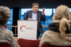 TZ-Chefredaktor David Angst bei seiner Laudatio.