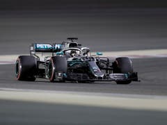 Auch Weltmeister Lewis Hamilton, Teamkollege von Bottas bei Mercedes, muss sich am Samstag im Qualifying steigern, will er wie in Melbourne von der Pole-Position aus ins Rennen starten (Bild: KEYSTONE/AP/HASSAN AMMAR)