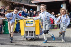 «Volgen»? Wieso denn, wenn das Leben als Schlingel viel schöner ist! Auch am Scheesen- und Garettenrennen in Udligenswil. (Bild: Philipp Schmidli, 3. März 2019)