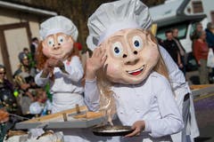 Die Lettentruppe Adligenswil versüsst mit dem Motto «Bäcker und Cupcakes» den Umzug in Littau. (Bild: Boris Bürgisser, Littau, 3. März 2019)