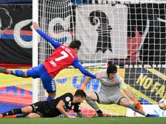 Luca Zuffi erzielt das 3:0 (Bild: KEYSTONE/WALTER BIERI)