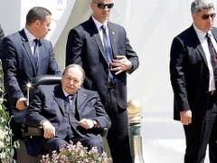 Der algerische Staatschef tritt erneut bei den Präsidentschaftswahlen im April an. Allerdings strebt er keine volle Amtszeit mehr an. (Bild: Reuters)