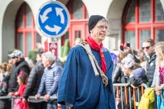 Fasnachtsumzug Frauenfeld, Stadtpräsident Anders Stokholm ist bei der Karawartschler Gruppe Frauenfeld mitdabei. (Bild: Andrea Stalder)