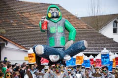 Die Städerschränzer Alpnachstad ziehen in Altishofen ebenfalls durchs Dorf. (Bild: Jakob Ineichen, Altishofen, 3. März 2019)