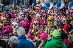 Die Leuenchotzeler Luzern ziehen mit dem Motto «Tage der Toten» durch Horw. (Bild: Pius Amrein, Horw, 3. März 2019)