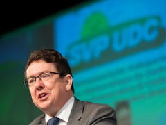 Die SVP sei die einzige Partei, die sich gegen das Rahmenabkommen mit der EU ausspreche, sagte Parteipräsident Albert Rösti an der Delegiertenversammlung der SVP Schweiz in Amriswil TG. (Bild: KEYSTONE/GIAN EHRENZELLER)