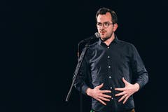 Kilian Ziegler, letztjähriger Schweizer Meister im Poetry Slam, war ehrlich: «Ich bin eher ein Muskelcouvert als ein Muskelpaket.»