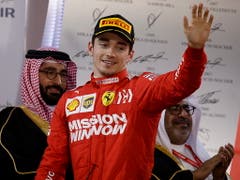 Der heimliche Sieger: Charles Leclerc im Ferrari fährt seinem ersten GP-Sieg entgegen, ehe ihm technische Probleme einen Strich durch die Rechnung machen. Der 21-jährige Monegassen wird am Ende Dritter - sein erster Podestplatz (Bild: KEYSTONE/EPA/VALDRIN XHEMAJ)