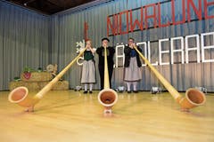Das Alphorntrio Daniela Würsch (links), Theo Ambauen und Martina Odermatt. (Bilder: Richard Greuter, Beckenried, 30. März 2019)