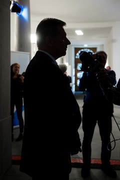Der parteilose amtierende Finanzdirektor Marcel Schwerzmann zieht Wahlbilanz: «Dass ich hinter den linken Kandidierenden bin, hätte ich nicht erwartet.» (Bild: Philipp Schmidli)