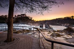 Abendstimmung am Rheinfall. (Bild: Marc Bollhalder)