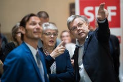 Ein SVP-Trio (von links): Kantonsrats-Kandidat Oliver Imfeld aus Horw, die kantonale Parteipräsidentin Angela Lüthold-Sidler und Nationalrat Franz Grüter. (Bild: Philipp Schmidli)