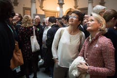 CVP-Nationalrätin Andrea Gmür (rechts) im Regierungsgebäude. (Bild: Boris Bürgisser)