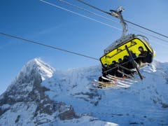 Das Wetter und die Schneeverhältnisse waren oft nahezu perfekt - wie hier in Wengen BE mit dem Eiger im Hintergrund. (Bild: Keystone/JEAN-CHRISTOPHE BOTT)