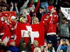 Auch in Dubai wurde Federer von den Fans gefeiert (Bild: KEYSTONE/EPA/ALI HAIDER)