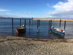 Fischerboote vor dem Sturm. (Bild: Toni Weder)