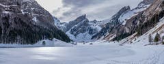 Der gefrorene Seealpsee im Appenzellerland. (Bild: Luciano Pau)