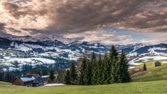 Morgenrot bei Halden, Herisau (Bild: Luciano Pau)