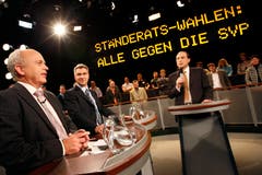 Von 2002 bis 2008: Arena-Moderator Urs Leuthard (rechts) diskutierte im November 2007 mit dem damaligen Nationalrat Ueli Maurer (SVP/ZH) und dem St.Galler Ständerat Toni Brunner (SVP) über die Ständerats-Wahlen. (Archivbild: KEYSTONE/Alessandro Della Bella)
