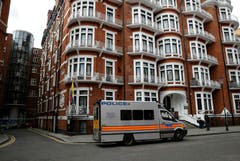 In diesem Gebäude lebte Assange sieben Jahre: die ecuadorianische Botschaft in London. (Bild: AP Photo/Matt Dunham)