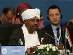 Al-Baschir war 30 Jahre lang an der Macht. Hier sieht man Omar al-Bashir bei einer Konferenz in Istanbul. (Bild: Presidential Press Service/Pool via AP, File)