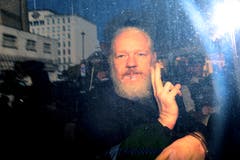 Julian Assange wird auf dem Weg zum Gerichtsgebäude fotografiert. (Bild: Photo by Jack Taylor/Getty Images)