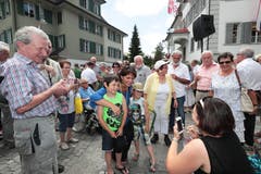 Auf der Bundesratsreise macht Doris Leuthard Halt in Sarnen. (Bild: Roger Zbinden, 7. Juli 2017)
