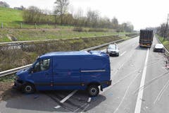 Sieben Personen haben sich beim Unfall verletzt, eine davon schwer. (Bild: Luzerner Polizei, 12. April 2019)