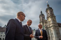 Nach einem kurzen Gespräch... (Bild: Benjamin Manser)