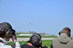 Nicht alle waren mit dem Schaulaufen des Kampfjets zufrieden. (Bild: Samuel Schumacher)