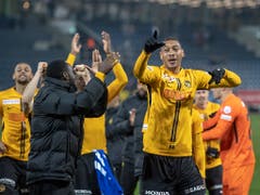 Guillaume Hoarau (rechts) geht mit seinen Toren allen voran (Bild: KEYSTONE/URS FLUEELER)