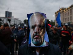 Gegen Ministerpräsident Edi Rama gibt es bereits seit zwei Monaten regelmässig Demonstrationen in Albanien. (Bild: KEYSTONE/AP/VISAR KRYEZIU)