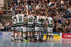 Sarner Torjubel zum 4:3. (Bild: Claudio Schwarz, Kloten, 13. April 2019)