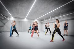 Gymnastikraum für Sporttrainings mit Sportboden und Spiegelwand. (Bild: PD)