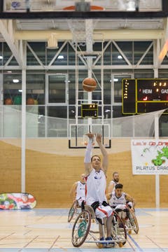 Matthias Suter beim Freiwurf. (Bild: Roger Grütter, Nottwil, 13. April 2019)