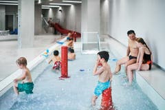 Kids-Pool mit Wasserattraktionen und kleiner Rutsche, 32-34 Grad. (Bild: PD)