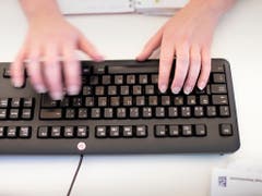 Die heftig umstrittene Reform des EU-Urheberrechts ist endgültig beschlossen. Die Reform soll das veraltete Urheberrecht in der EU ans digitale Zeitalter anpassen. (Bild: KEYSTONE/GAETAN BALLY)
