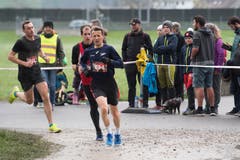 Alex Kerber (LA Nidwalden) an der Spitze dieser Gruppe. (Bild: Boris Bürgisser, Stans, 14. April 2019)